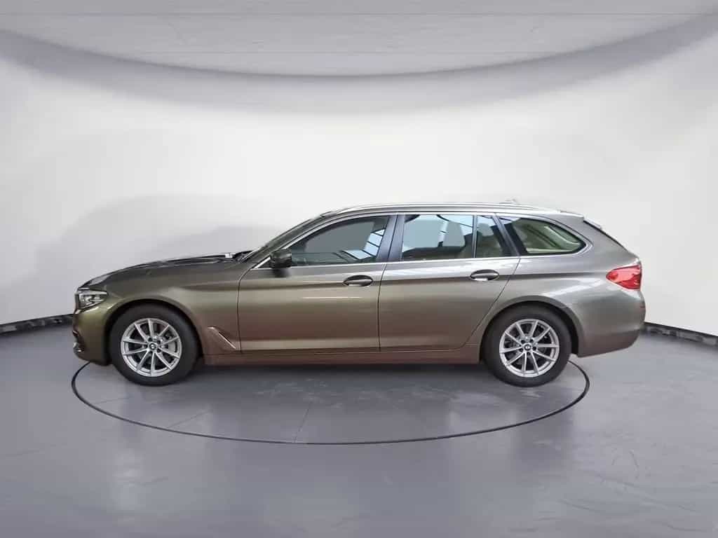 BMW 5 Series 530i Touring Aut. *KAMERA*LED*KLIMA 12/2018-photo-1