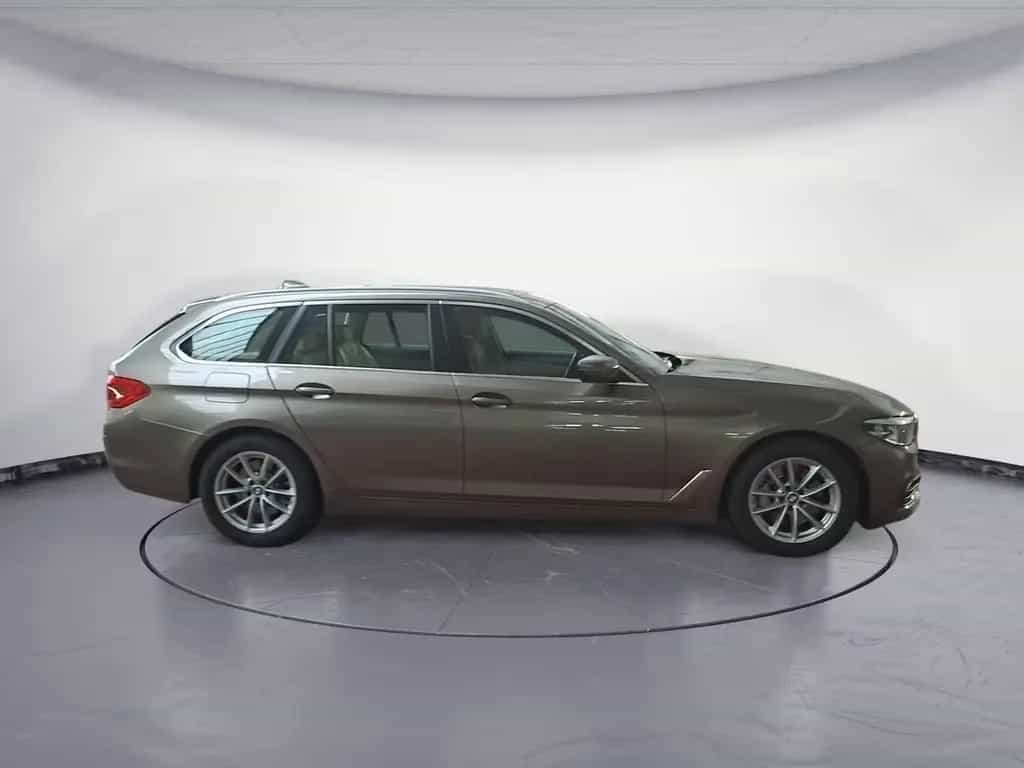 BMW 5 Series 530i Touring Aut. *KAMERA*LED*KLIMA 12/2018-photo-4