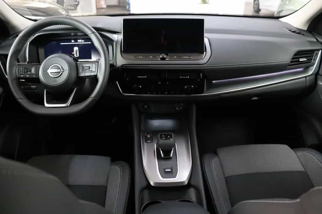 Nissan Qashqai 1.3 AT N-Connecta Navi,LED,TLeder SOFORT 01/2026-photo-6