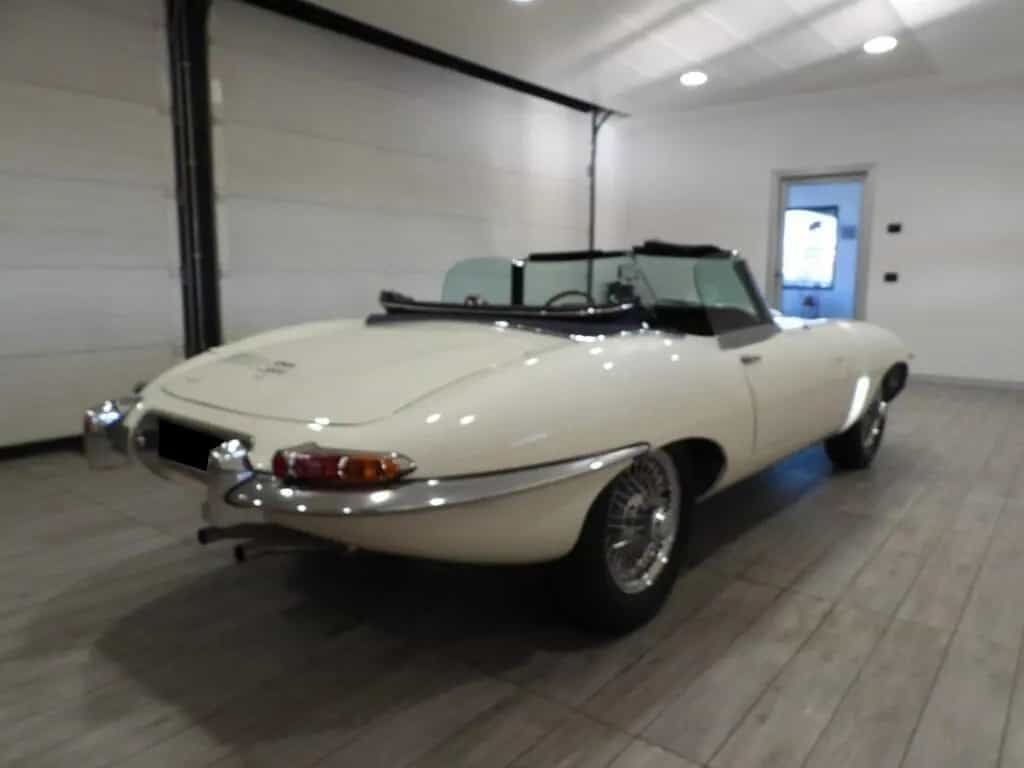 Jaguar XJ6 1968 E-TYPE 4.2 ROADSTER 03/1968-photo-2