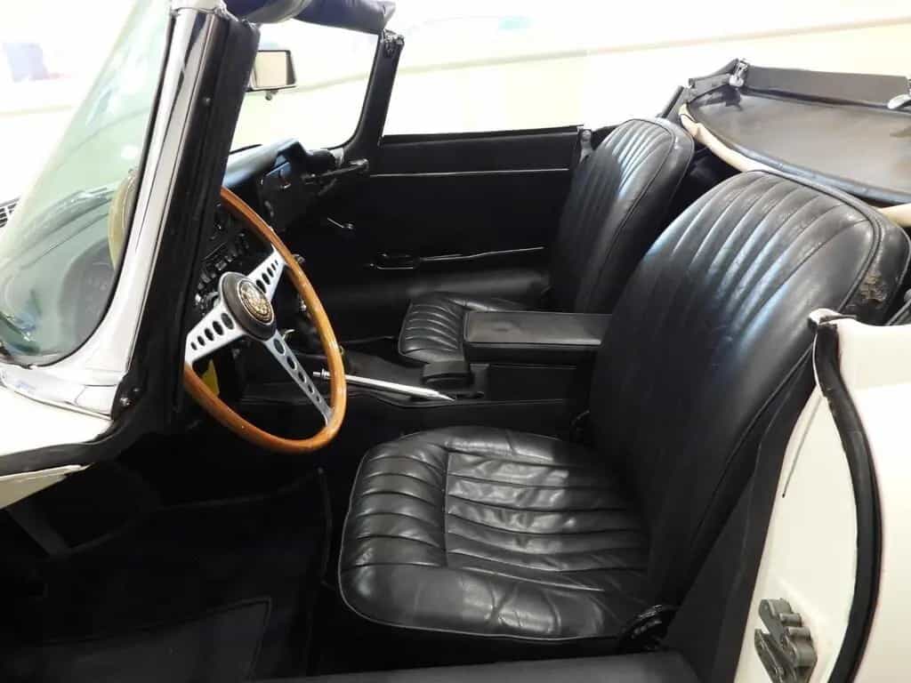Jaguar XJ6 1968 E-TYPE 4.2 ROADSTER 03/1968-photo-3