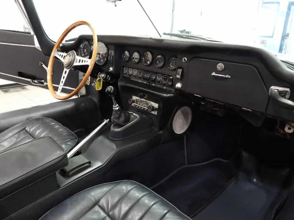 Jaguar XJ6 1968 E-TYPE 4.2 ROADSTER 03/1968-photo-6