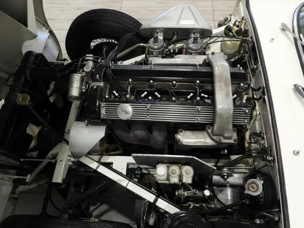 Jaguar XJ6 1968 E-TYPE 4.2 ROADSTER 03/1968-photo-7