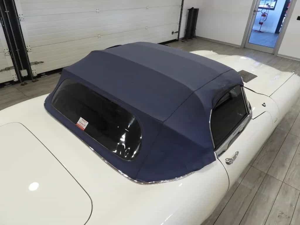 Jaguar XJ6 1968 E-TYPE 4.2 ROADSTER 03/1968-photo-8