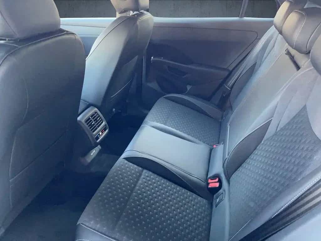 Volkswagen T-Roc R-Line 1.5 eTSI 150 PS DSG Navi Klima SHZ null-photo-10