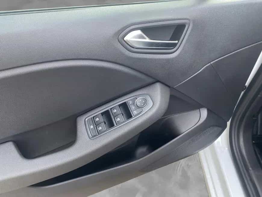 Mitsubishi Colt 1.6 Hybrid PLUS 105 kW, 5-türig 11/2025-photo-16