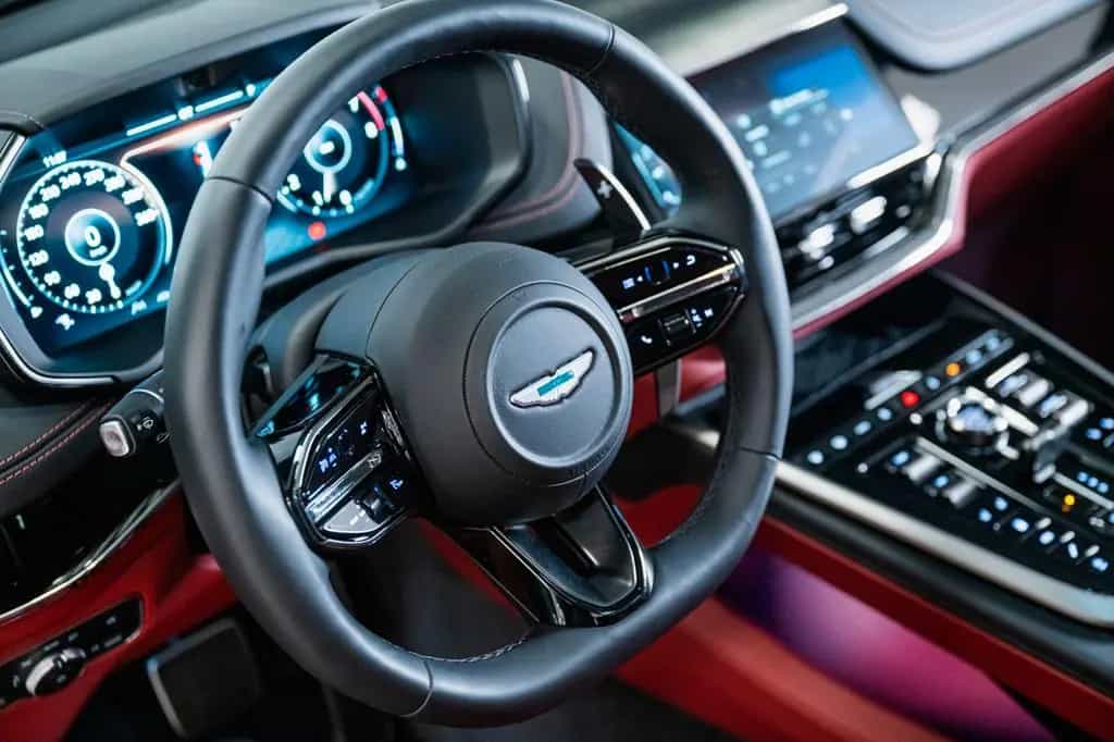 Aston Martin DBX 4.0 V8 DBX707 25MY Duotone Leather 08/2024-photo-11