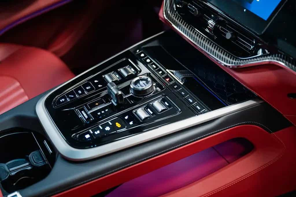 Aston Martin DBX 4.0 V8 DBX707 25MY Duotone Leather 08/2024-photo-17