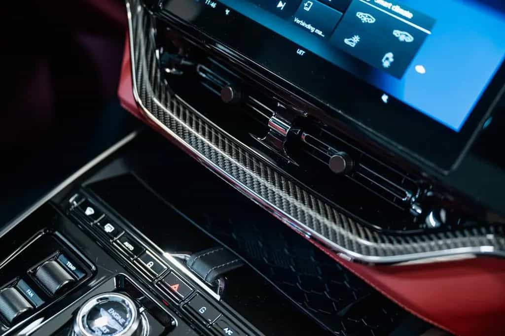 Aston Martin DBX 4.0 V8 DBX707 25MY Duotone Leather 08/2024-photo-18
