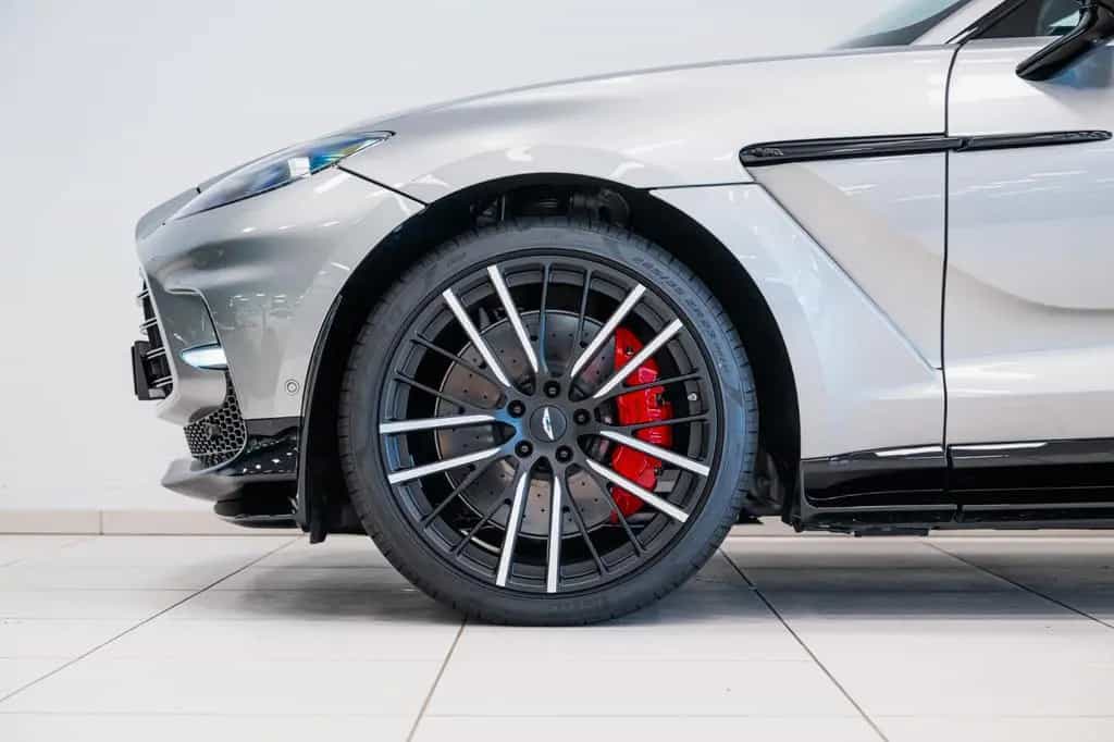 Aston Martin DBX 4.0 V8 DBX707 25MY Duotone Leather 08/2024-photo-2