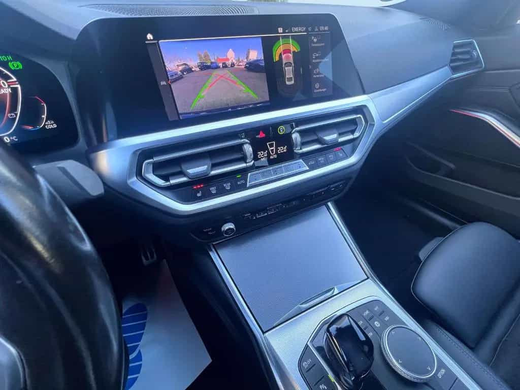 BMW 320 d xDrive M Sport*GARANTIE* 06/2021-photo-17