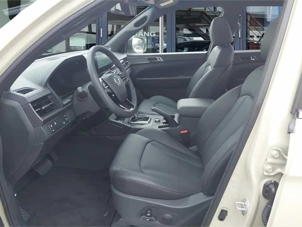 KGM Musso Black 2.2 4WD Navi°Leder°360 RFK°SHZ°ALU°L 02/2026-photo-6