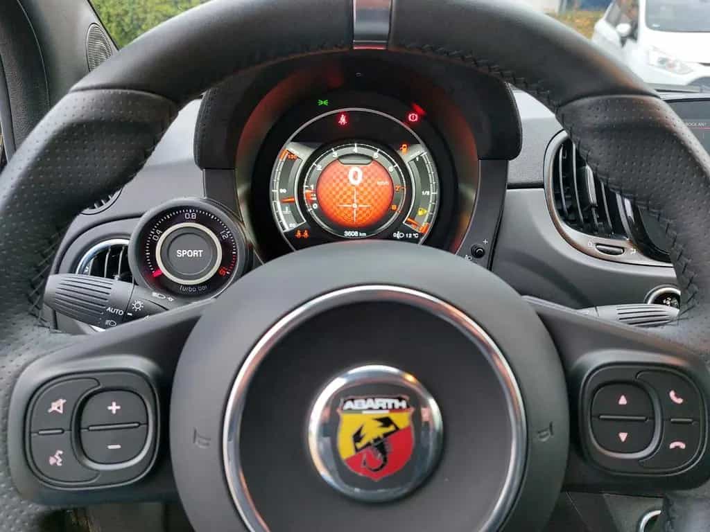Abarth 595C Cabrio DAB+ nur 3600km 08/2023-photo-8