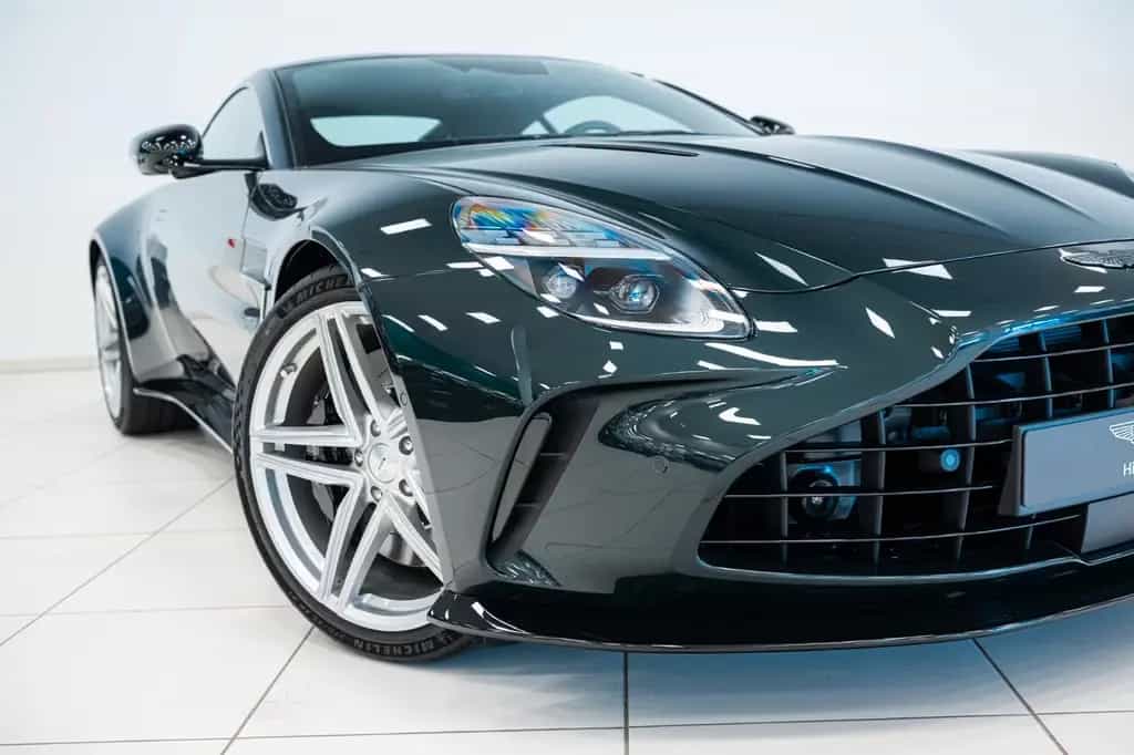 Aston Martin V8 Vantage Vantage Coupe 4.0 V8 Ghillies Green NEW 12/2025-photo-7