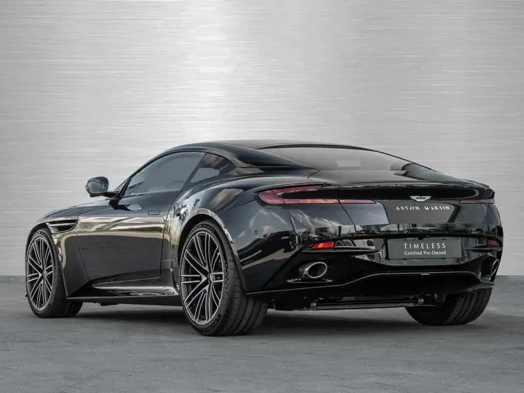 Aston Martin DB12 V8 Coupe Carbon Ceramic Bremsen 03/2024-photo-1
