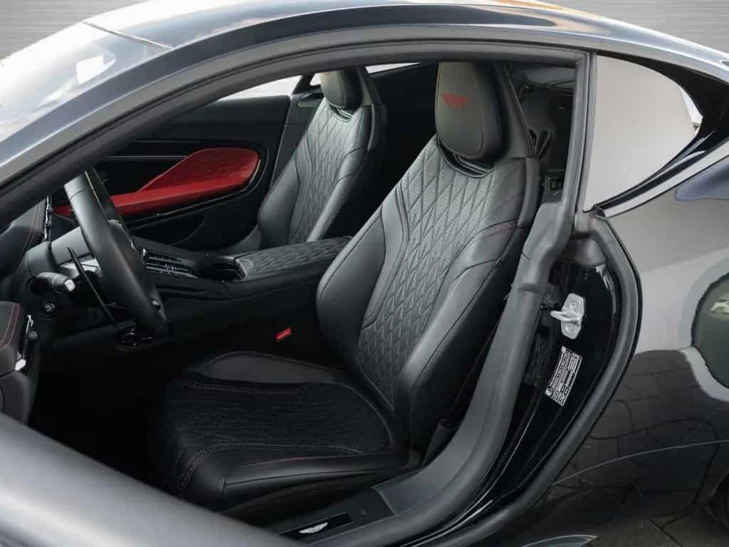 Aston Martin DB12 V8 Coupe Carbon Ceramic Bremsen 03/2024-photo-11