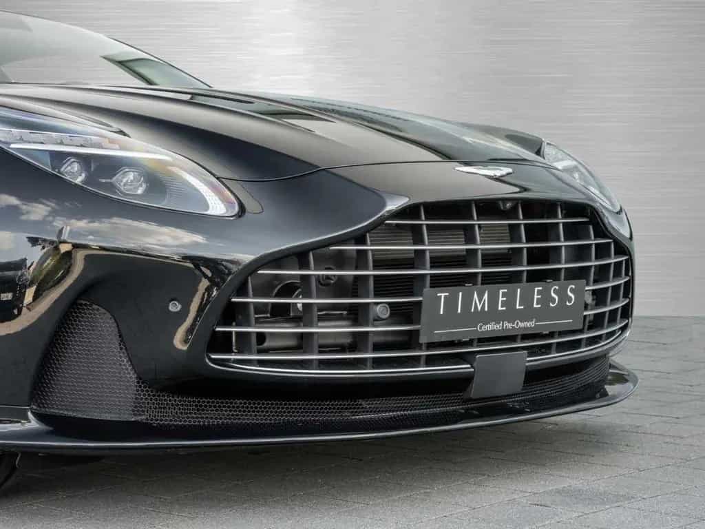 Aston Martin DB12 V8 Coupe Carbon Ceramic Bremsen 03/2024-photo-17