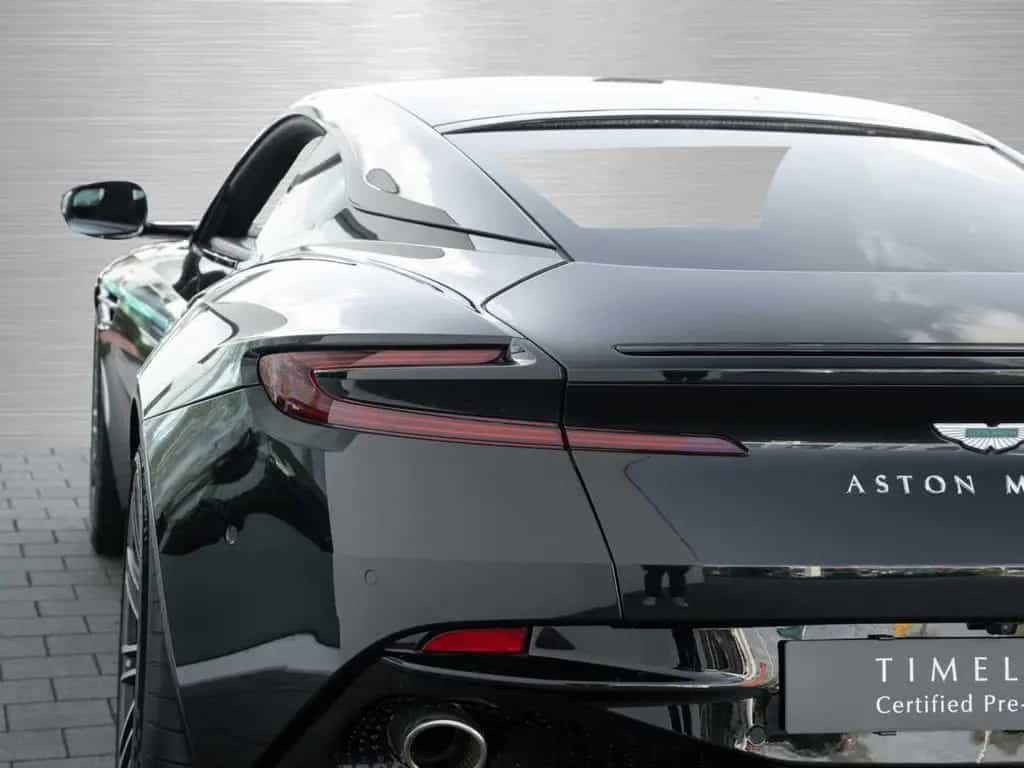 Aston Martin DB12 V8 Coupe Carbon Ceramic Bremsen 03/2024-photo-19