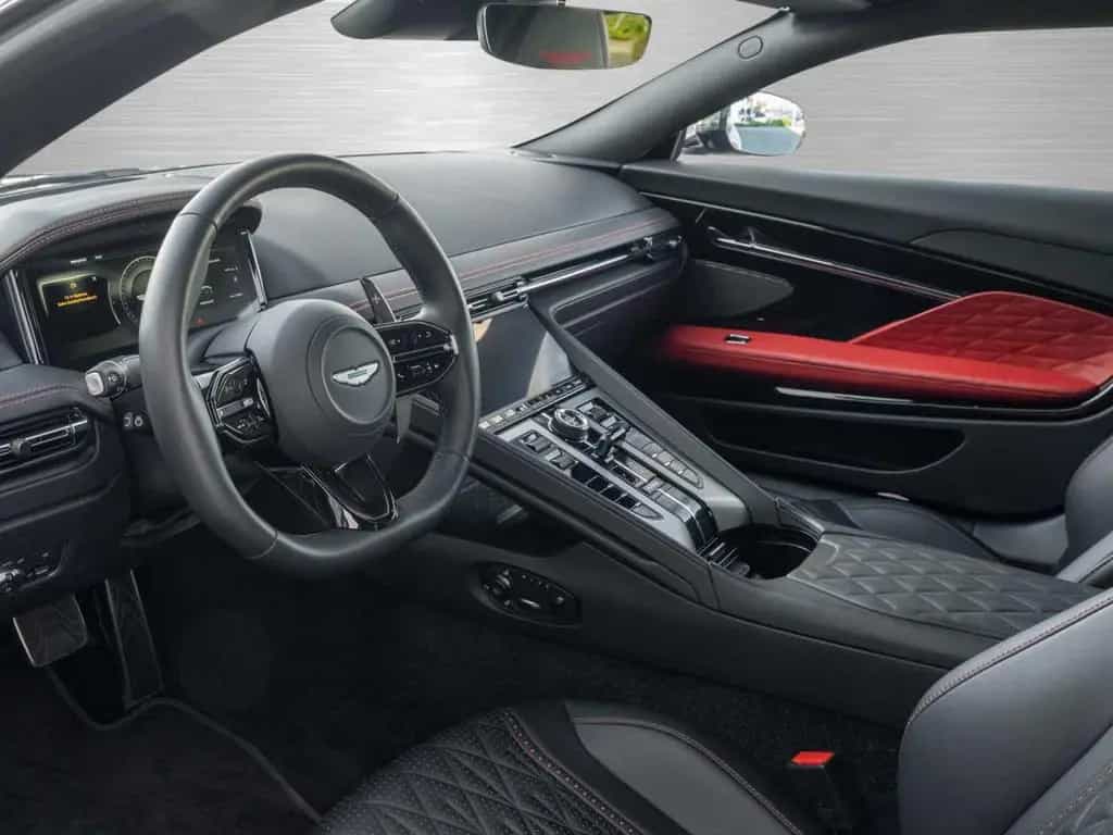 Aston Martin DB12 V8 Coupe Carbon Ceramic Bremsen 03/2024-photo-2