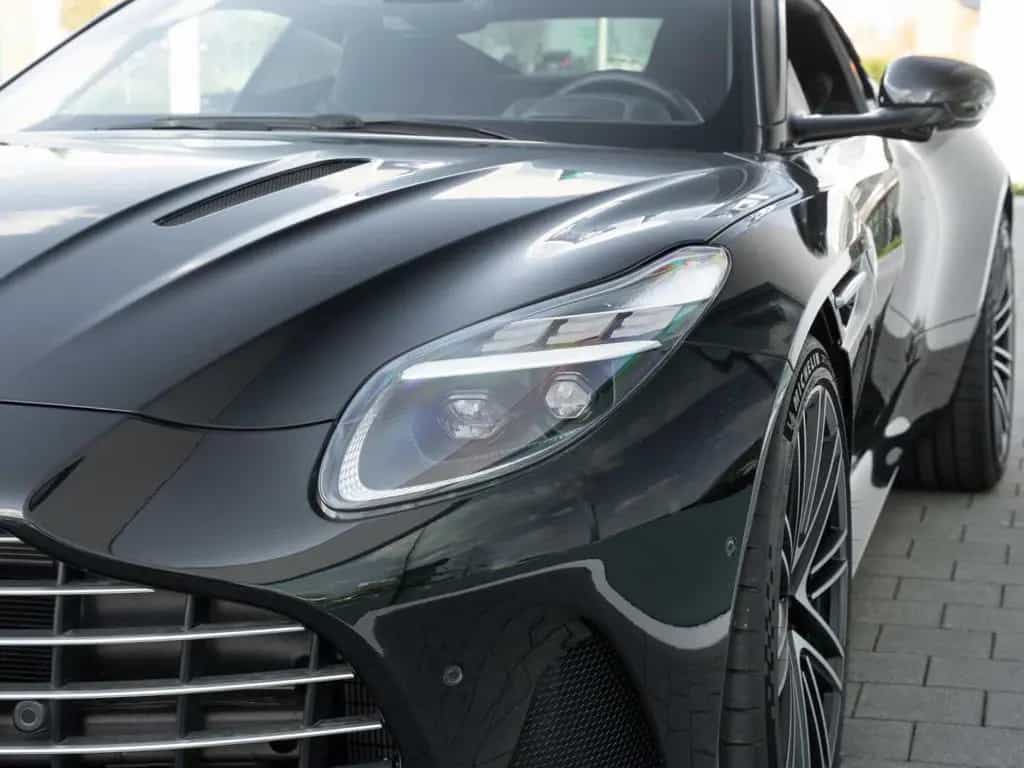 Aston Martin DB12 V8 Coupe Carbon Ceramic Bremsen 03/2024-photo-23