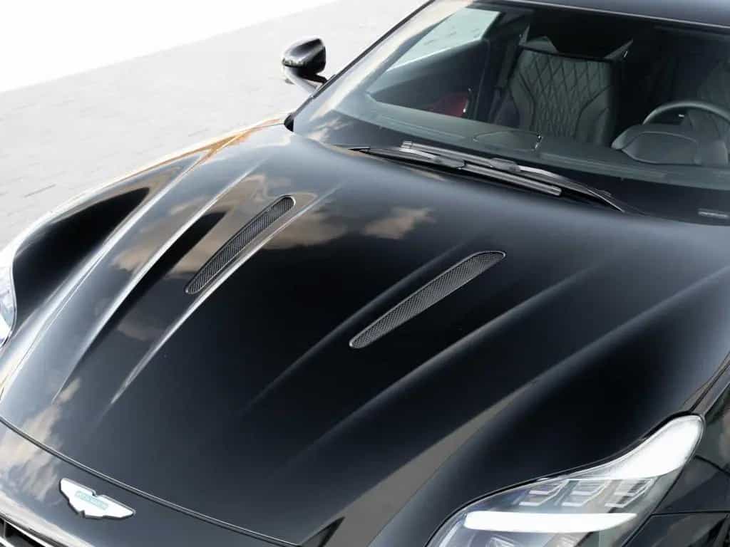 Aston Martin DB12 V8 Coupe Carbon Ceramic Bremsen 03/2024-photo-24