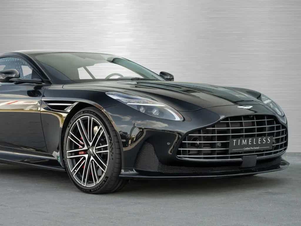 Aston Martin DB12 V8 Coupe Carbon Ceramic Bremsen 03/2024-photo-25
