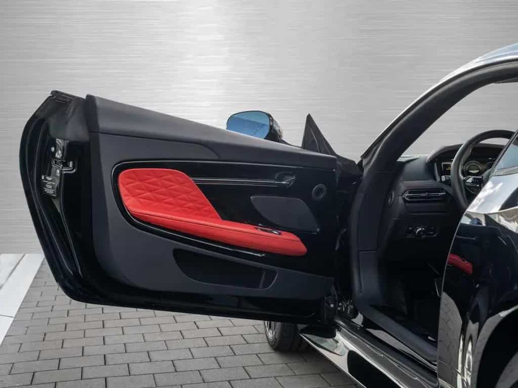 Aston Martin DB12 V8 Coupe Carbon Ceramic Bremsen 03/2024-photo-31