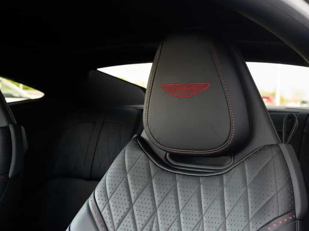 Aston Martin DB12 V8 Coupe Carbon Ceramic Bremsen 03/2024-photo-4