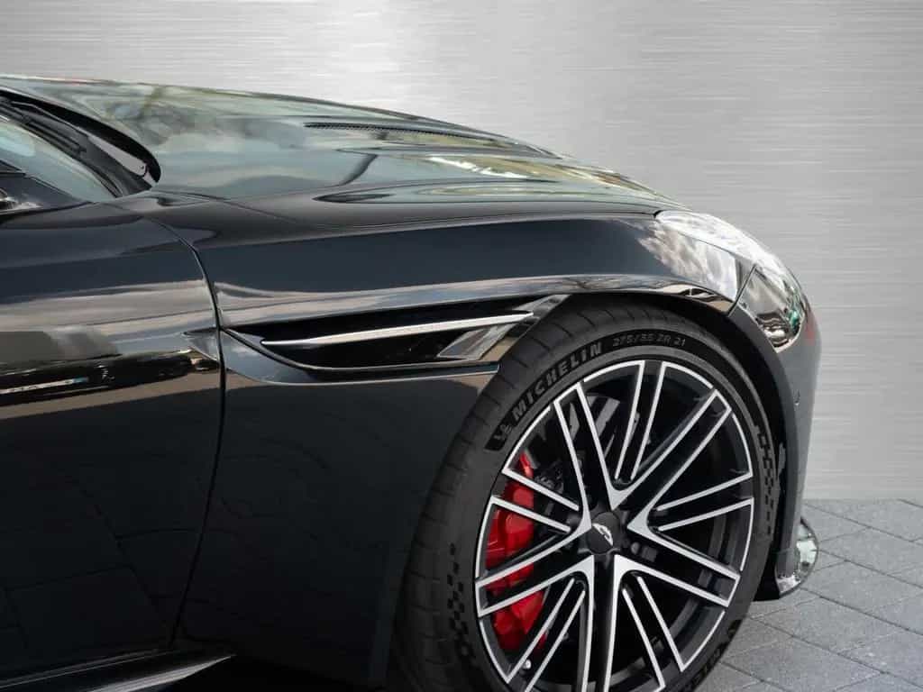 Aston Martin DB12 V8 Coupe Carbon Ceramic Bremsen 03/2024-photo-8
