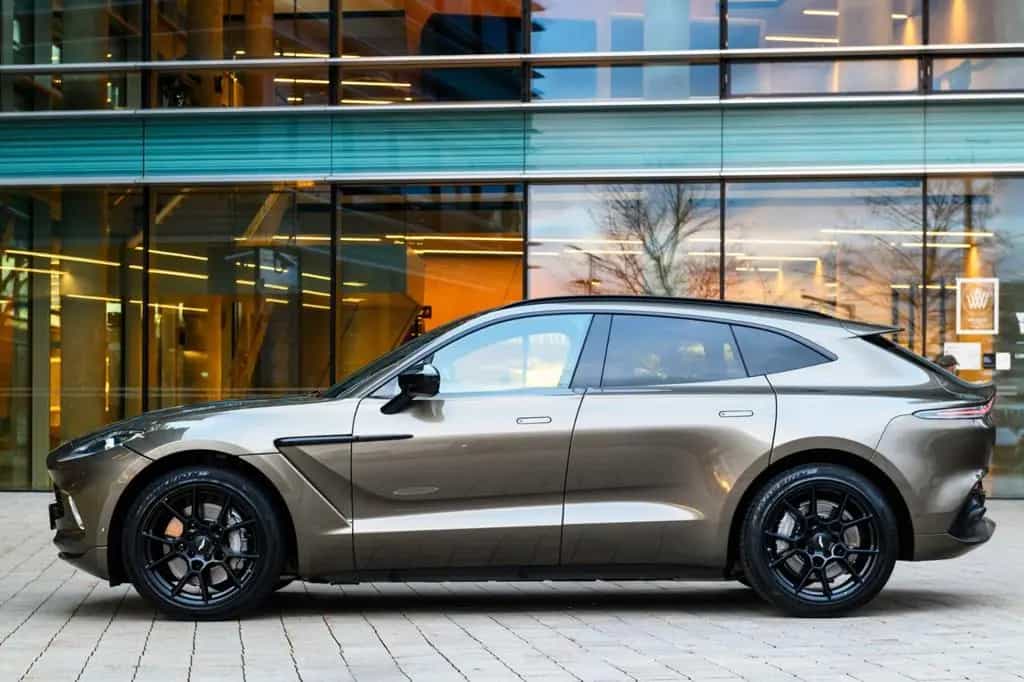 Aston Martin DBX 4.0 V8 01/2022-photo-1