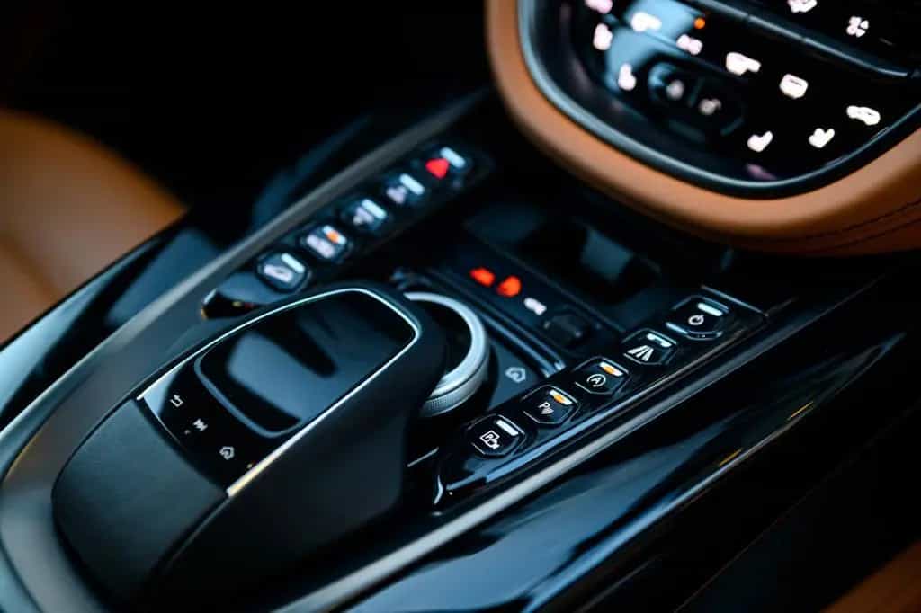 Aston Martin DBX 4.0 V8 01/2022-photo-16