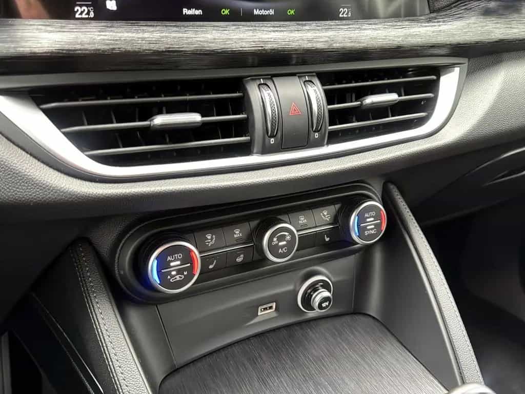 Alfa Romeo Stelvio Super Veloce Q4+LEDER+NAVI+XENON+20 Zoll 08/2021-photo-21
