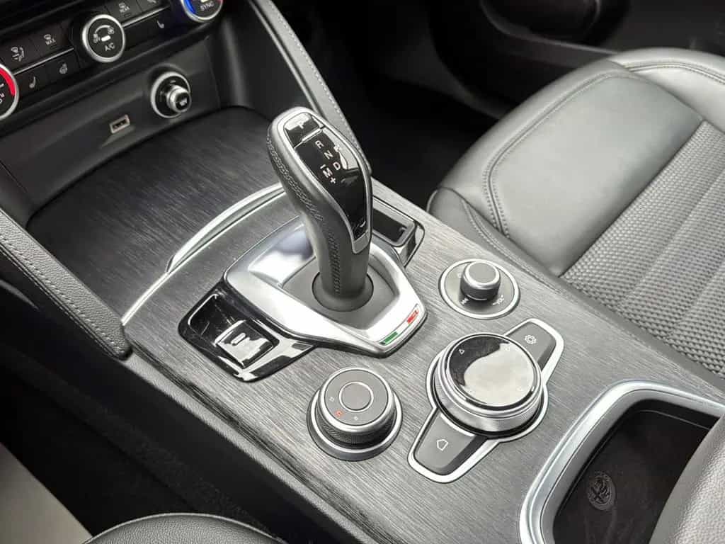 Alfa Romeo Stelvio Super Veloce Q4+LEDER+NAVI+XENON+20 Zoll 08/2021-photo-23