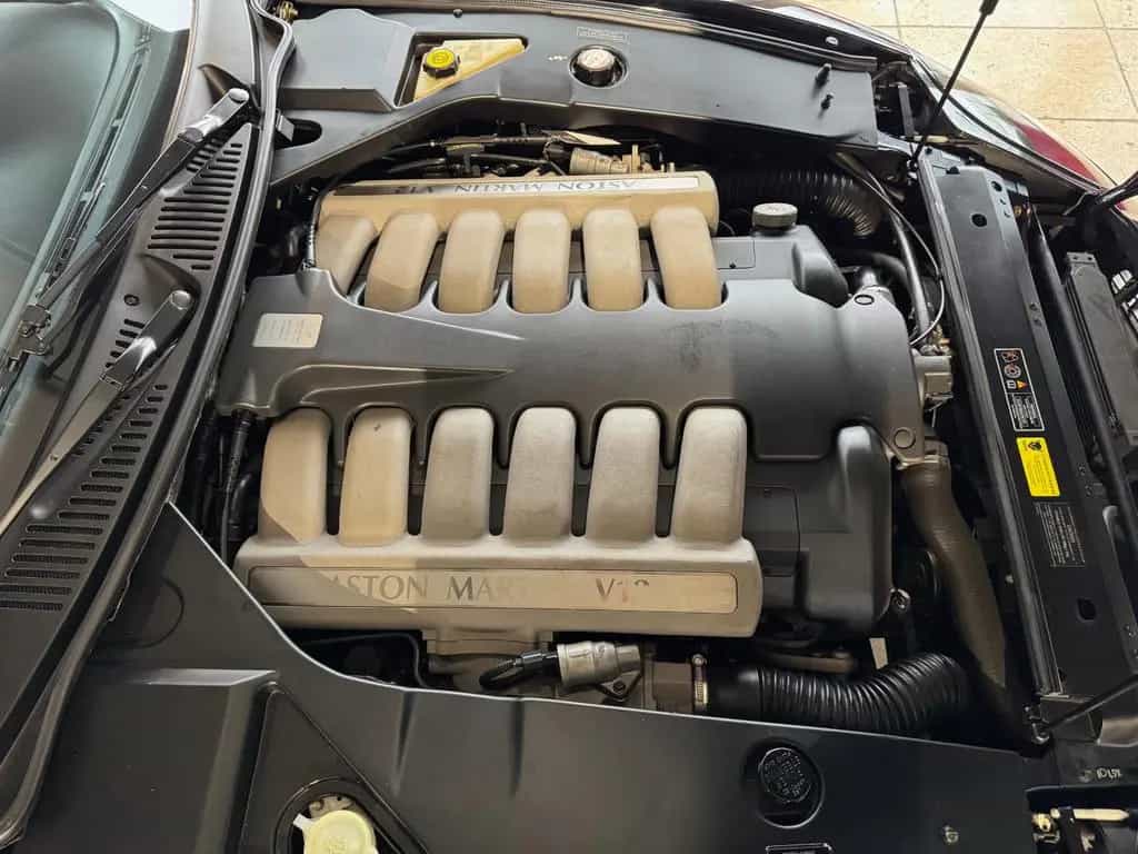 Aston Martin DB7 10/1999-photo-21