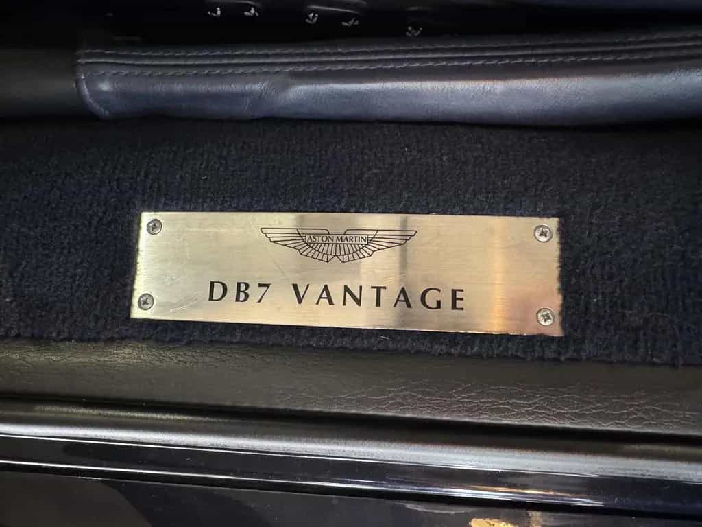 Aston Martin DB7 10/1999-photo-23