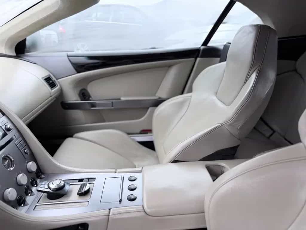 Aston Martin DB9 07/2007-photo-10