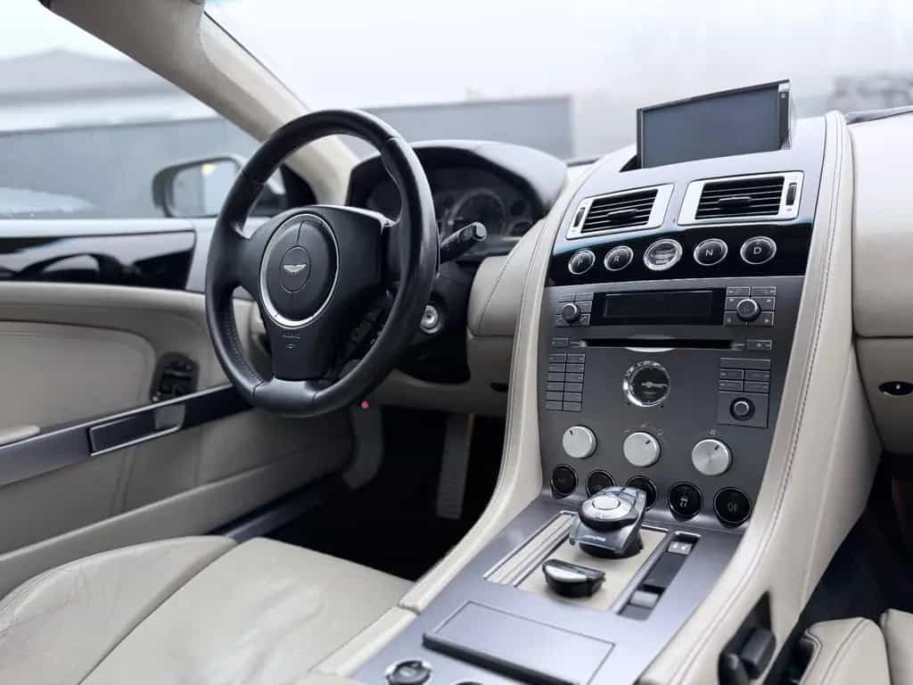 Aston Martin DB9 07/2007-photo-16