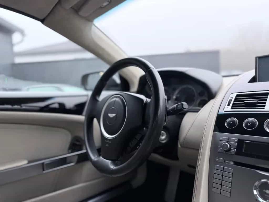 Aston Martin DB9 07/2007-photo-17