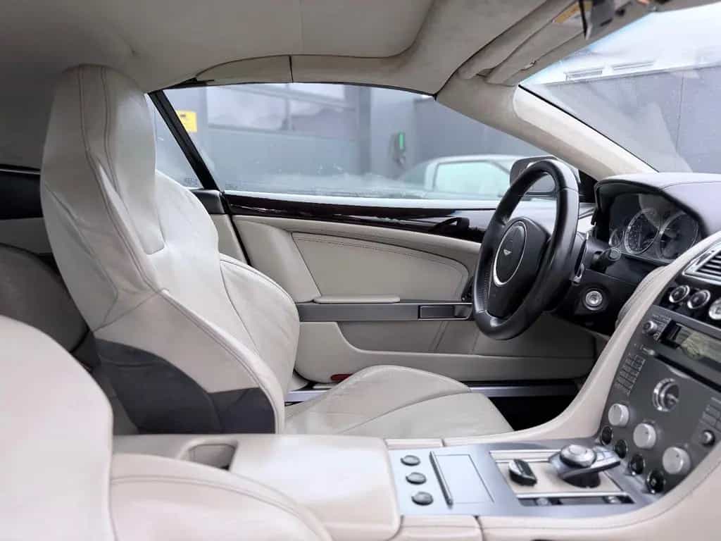 Aston Martin DB9 07/2007-photo-18