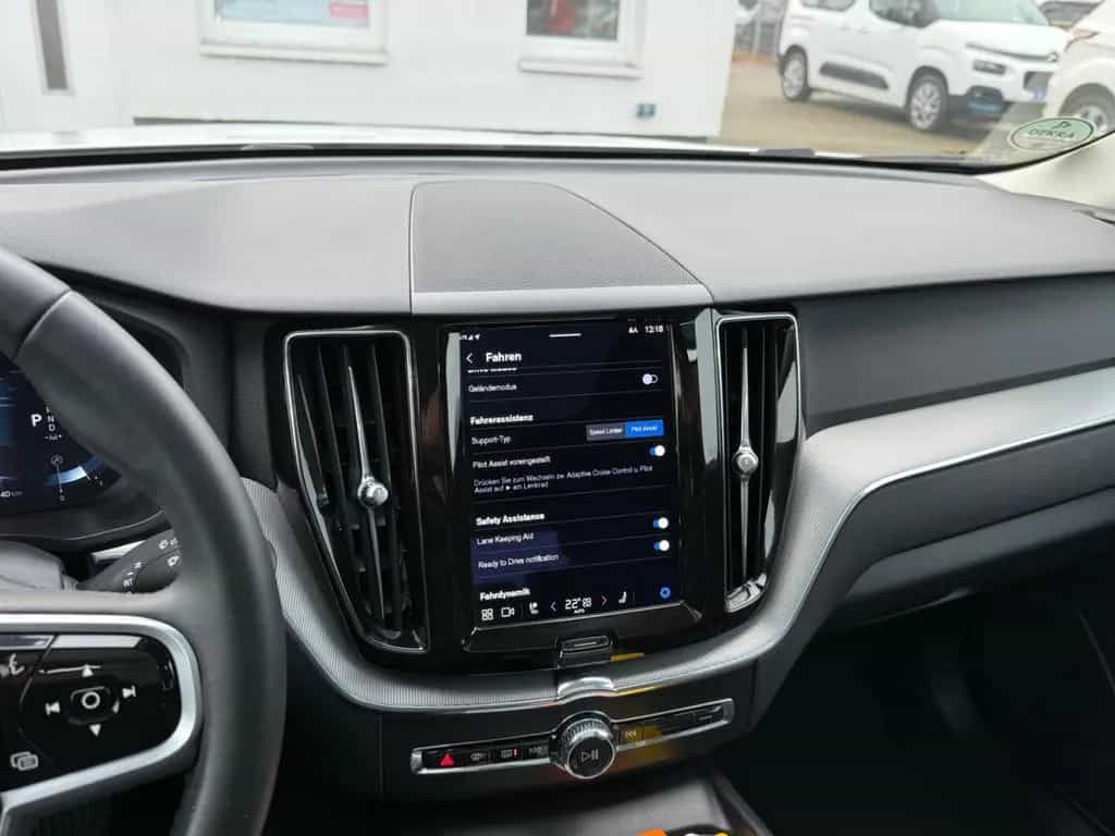 Volvo XC60 B4 Inscription AHK-ACC-PANO-STANDHZ-360°CAM 08/2022-photo-22