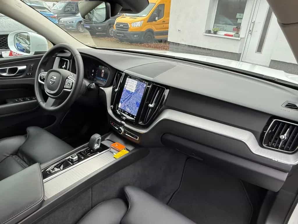 Volvo XC60 B4 Inscription AHK-ACC-PANO-STANDHZ-360°CAM 08/2022-photo-29