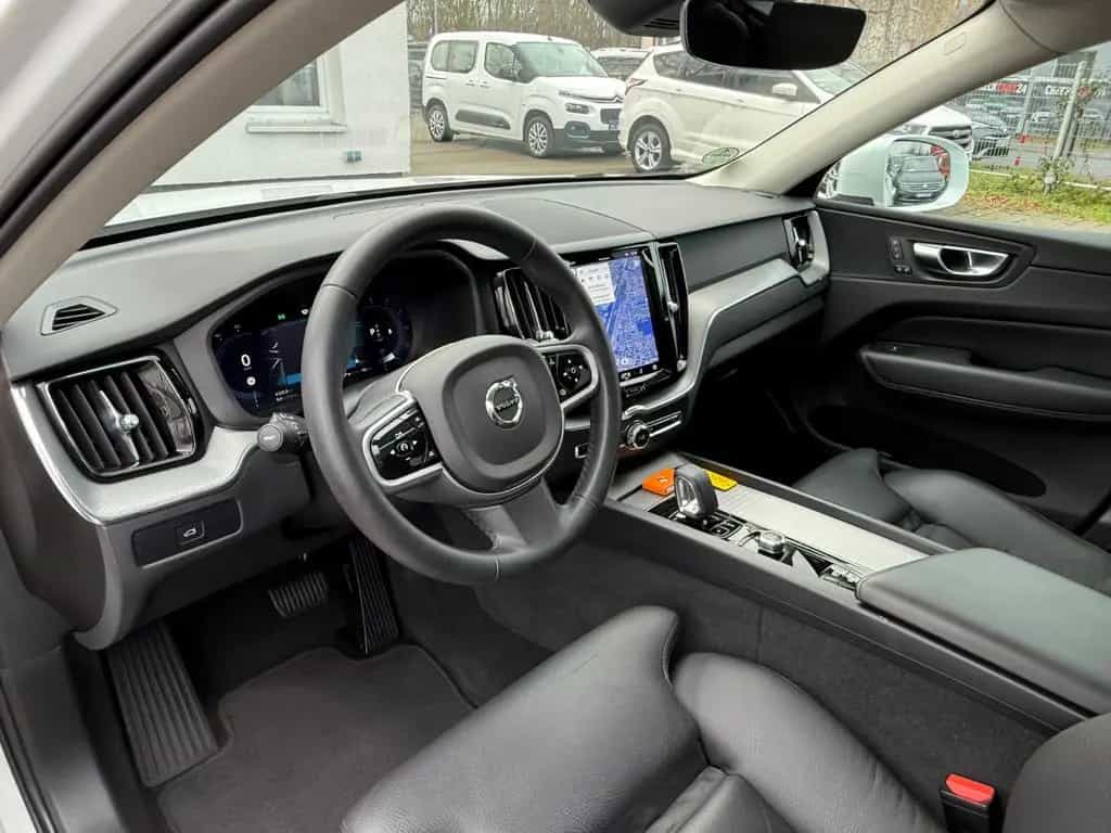 Volvo XC60 B4 Inscription AHK-ACC-PANO-STANDHZ-360°CAM 08/2022-photo-32