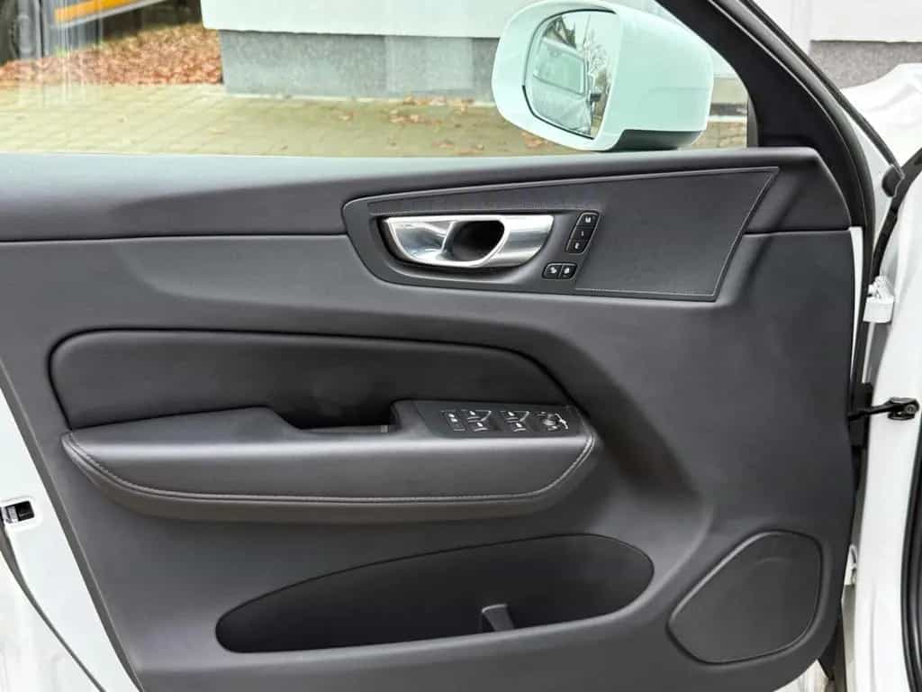 Volvo XC60 B4 Inscription AHK-ACC-PANO-STANDHZ-360°CAM 08/2022-photo-33
