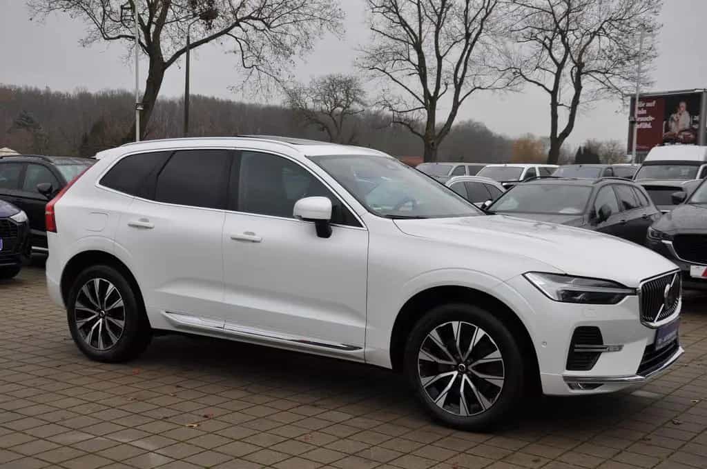 Volvo XC60 B4 Inscription AHK-ACC-PANO-STANDHZ-360°CAM 08/2022-photo-34