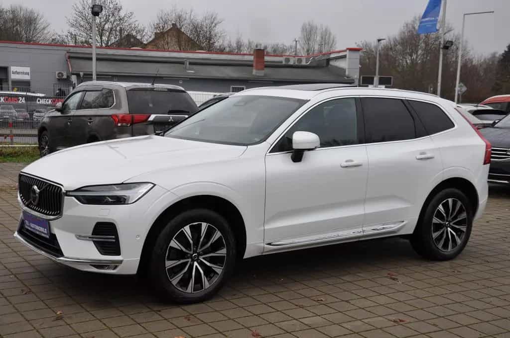 Volvo XC60 B4 Inscription AHK-ACC-PANO-STANDHZ-360°CAM 08/2022-photo-35