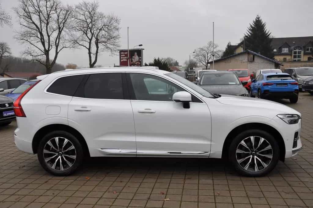 Volvo XC60 B4 Inscription AHK-ACC-PANO-STANDHZ-360°CAM 08/2022-photo-7