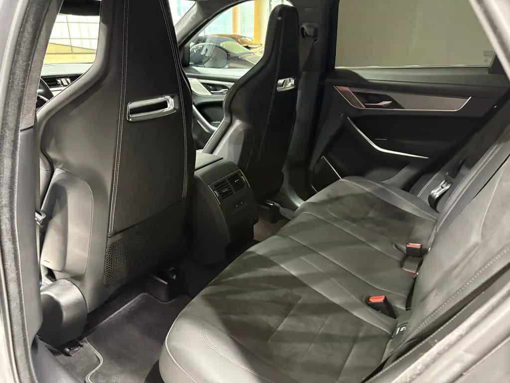 Jaguar F-Pace P550 SVR, Pano, Meridian, AHK, 22 Zoll 07/2021-photo-14