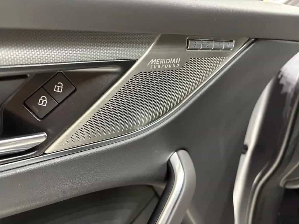 Jaguar F-Pace P550 SVR, Pano, Meridian, AHK, 22 Zoll 07/2021-photo-15