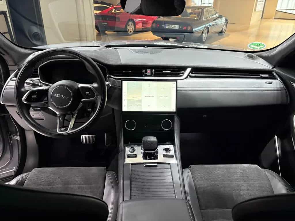 Jaguar F-Pace P550 SVR, Pano, Meridian, AHK, 22 Zoll 07/2021-photo-16