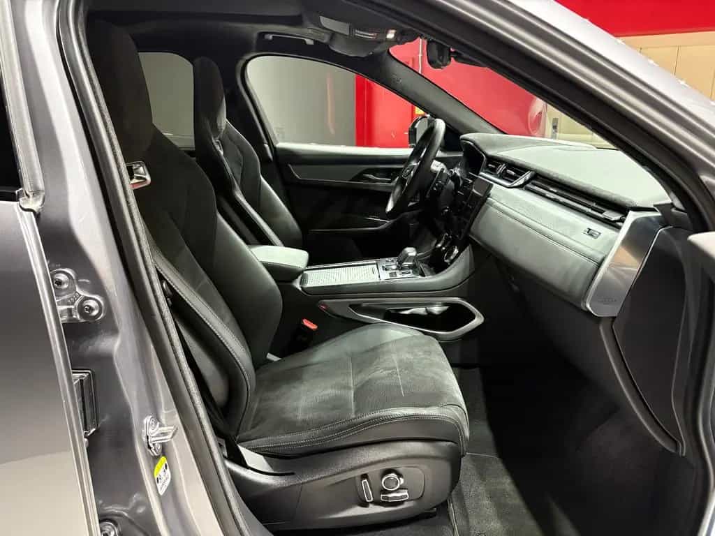 Jaguar F-Pace P550 SVR, Pano, Meridian, AHK, 22 Zoll 07/2021-photo-17